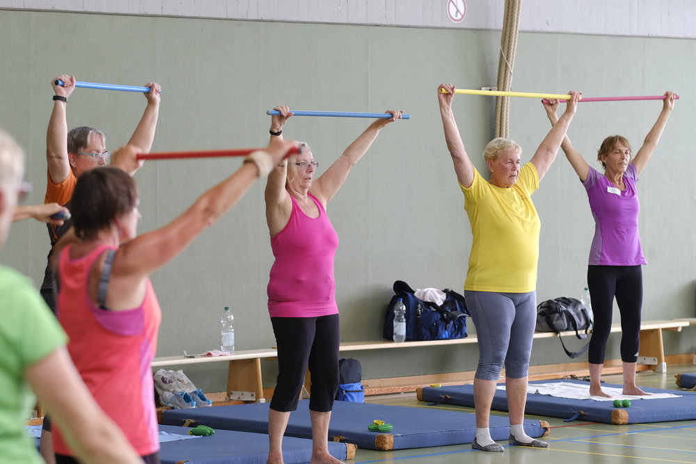 Frauen Strecken Stab Gruppentraining